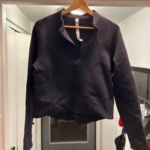 Lululemon crop top in black